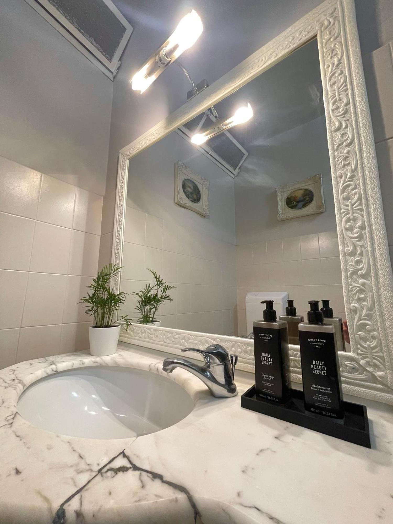 Duomo 16 View Apartment ฟลอเรนซ์ ภายนอก รูปภาพ